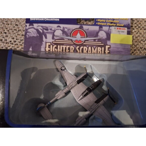 CORGI SHOWCASE COLLECTION FIGHTER SCRAMBLE P-38 LIGHTNING PACIFIC "LITTLE EVA" - Picture 3 of 11